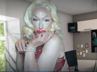 Pic of Beautiful Transgender Girl Modeling Amanda Lepore Look